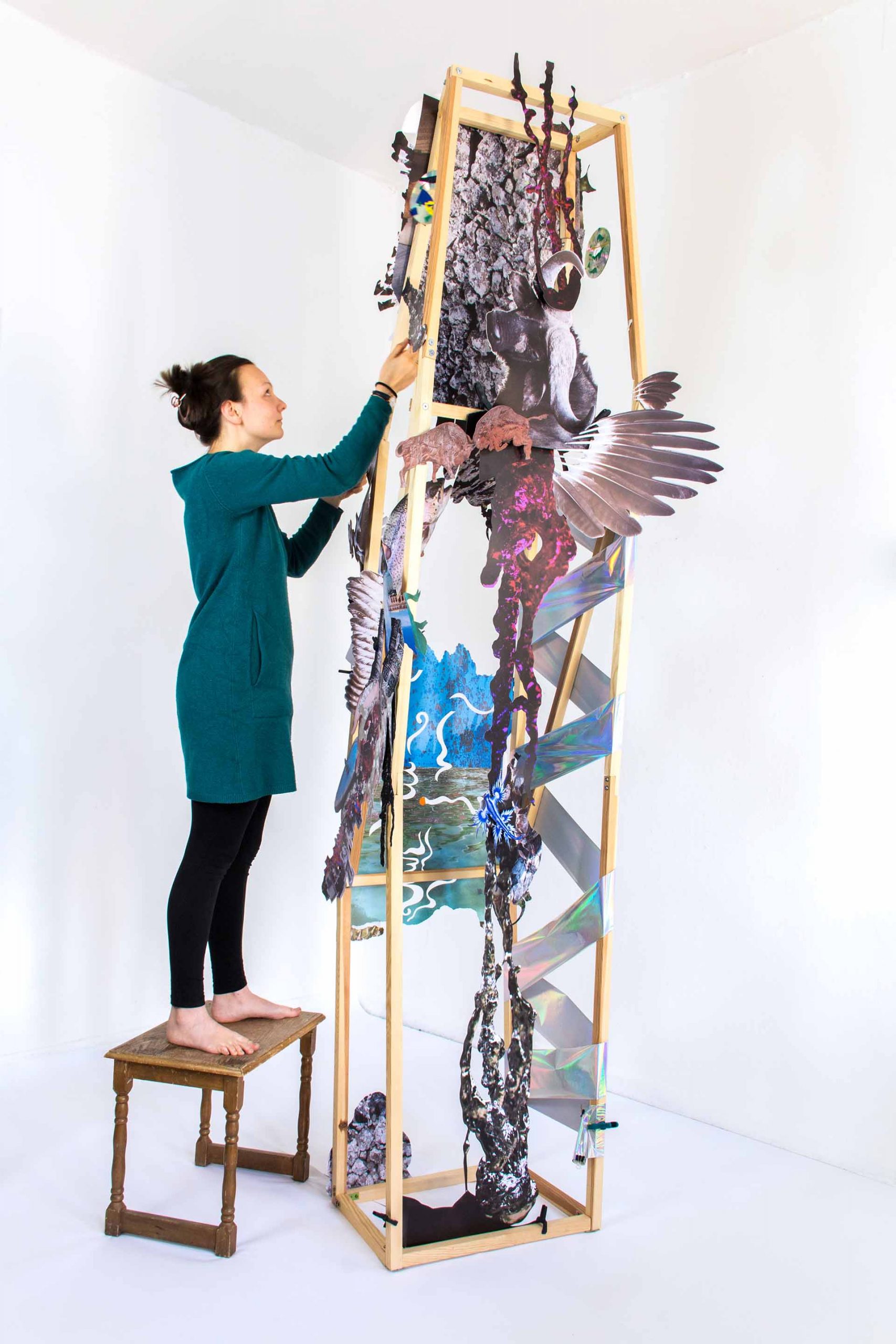 Wiebke Kirchner im Atelier an der Arbeit "Vishap" / 2018