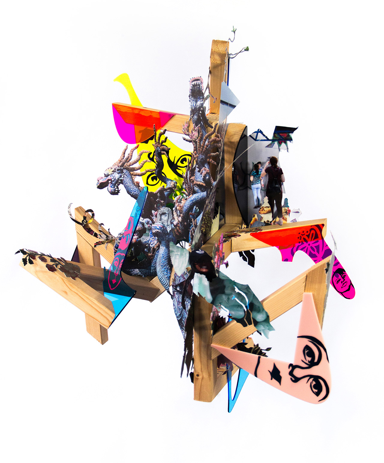 Wiebke Kirchner, Selbstgespräche mit Frau A, 2019, 70 x 65 x 60 cm, Holz, Papier, Acrylglas, Klebefolie_