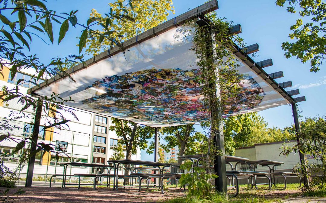 Wiebke Kirchner, Sonnensegel auf dem Schulhof der FÖS Lernzentrum in Halle Neustadt, 2023